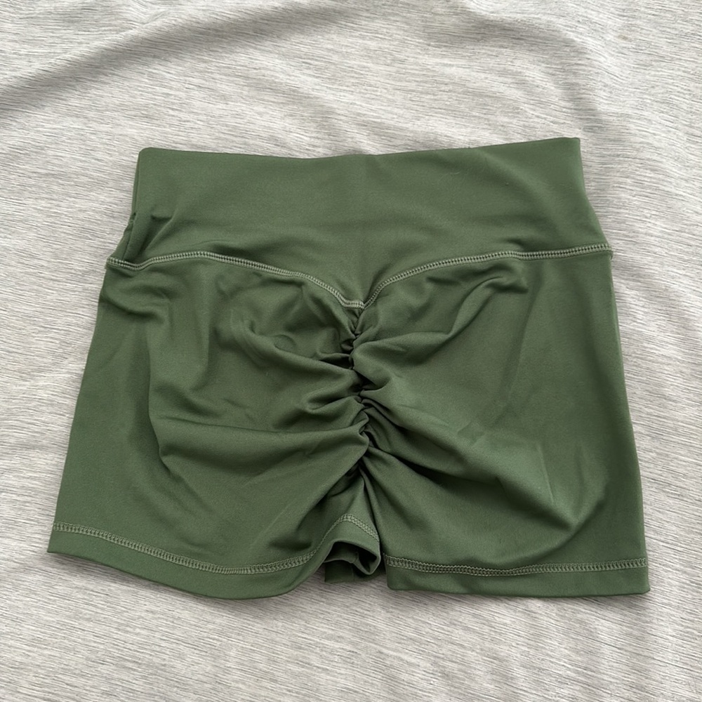 Cinched biker shorts